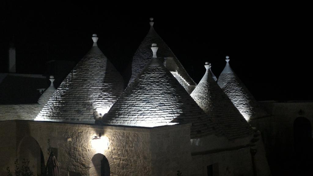 Quei Trulli Divini * Locorotondo